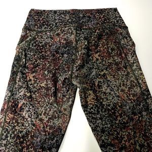 FABLETICS | Define High-Waisted 7/8 Legging